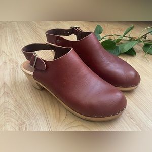 Sienna Leather Bryr Daphne Block Heel Clogs
